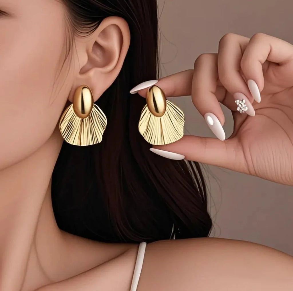 Golden Shell Fan Statement Earring