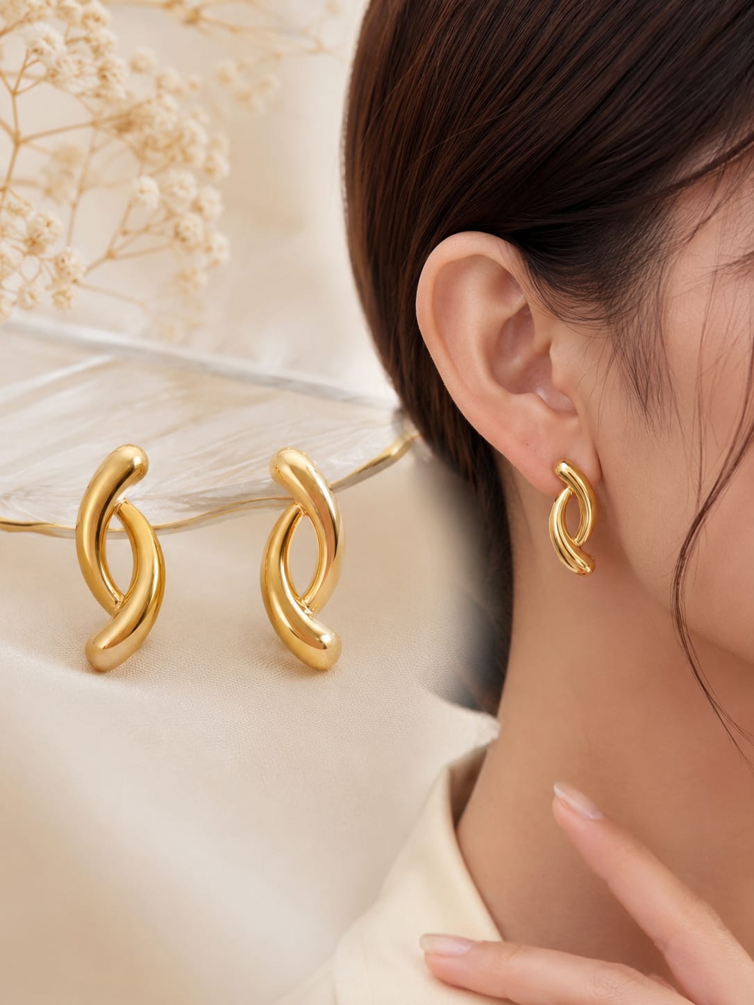 Luna Twist Gold Earrings