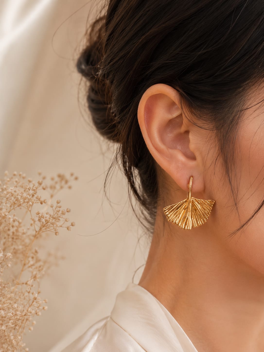 Aurora Ginkgo Gold Earrings