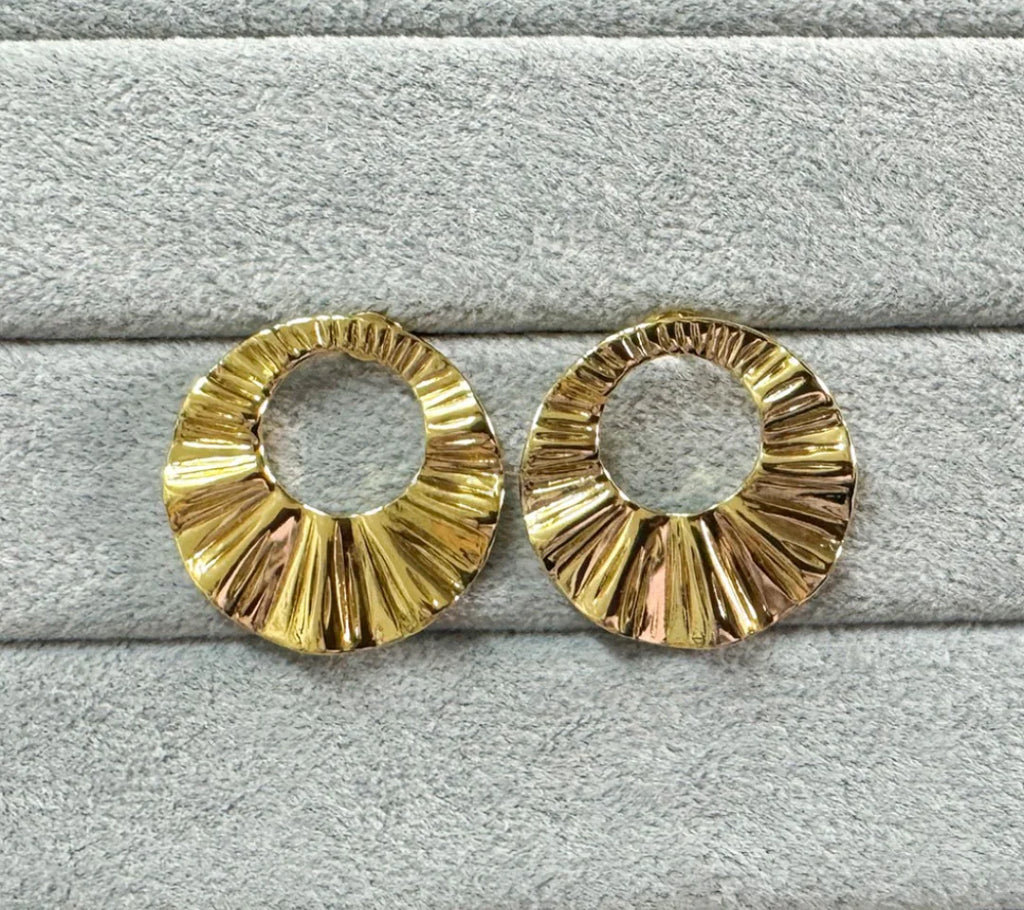 Sunburst Gold Hollow Statement Earrings – Bold & Radiant