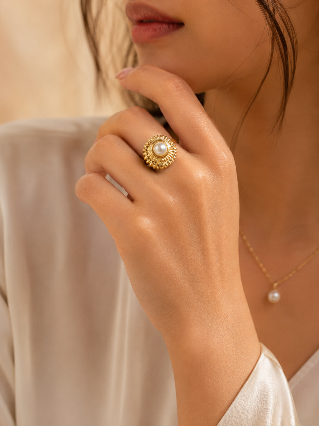 Lyna pearl bloom ring